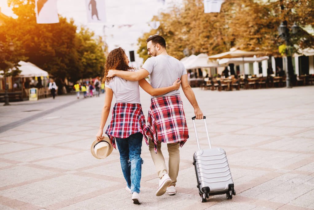 Elementi essenziali per il viaggio: Integratori da portare con sé durante le vacanze estive ✈️