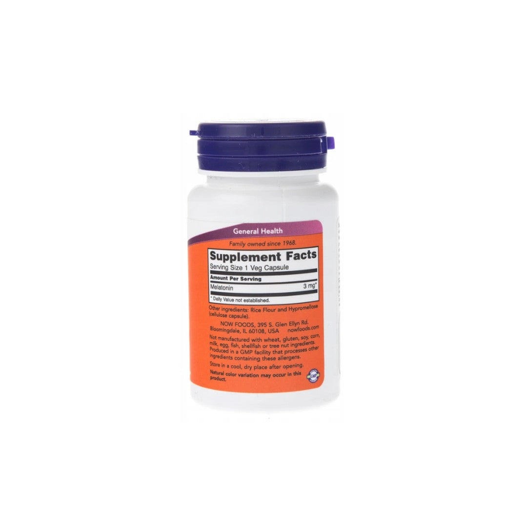 Un flacone di Now Foods Melatonina 3 mg 60 capsule vegetali su sfondo bianco.