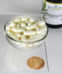 Miniatura di una ciotola di Swanson Melatonina - 3 mg 120 capsule accanto a un penny.